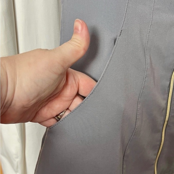 Jaanuu Gray Gold Zip Scrub Top Size XS - Picture 5 of 12